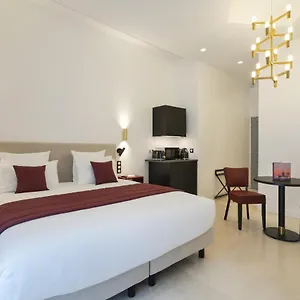 Vestay Montaigne Otel Paris