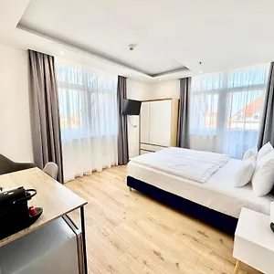 3* Отель Rooftop With Deep Garage